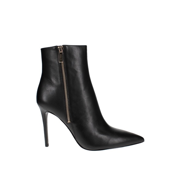 ✨ MICHAEL KORS LEATHER BOOTS ✨ - Picture 4 of 9